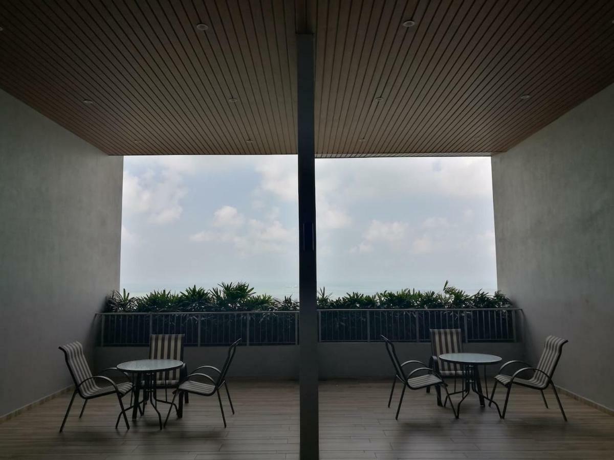 Atlantis Residence By Harmoni Harbour Malacca Exterior photo
